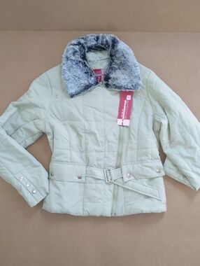 Womans Light Mint/Beige Quilted Jacket with Faux Fur Collar Size S